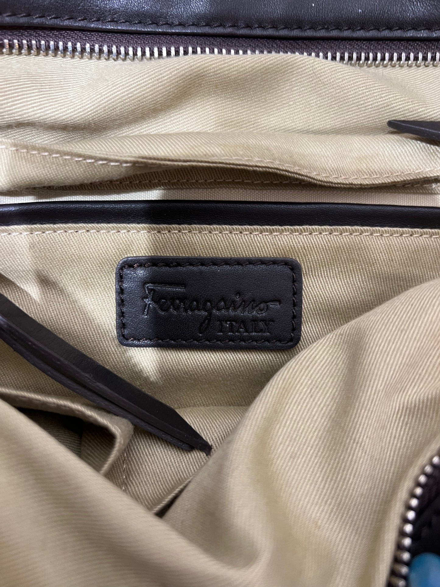 Nahkalaukku salvatore ferragamo