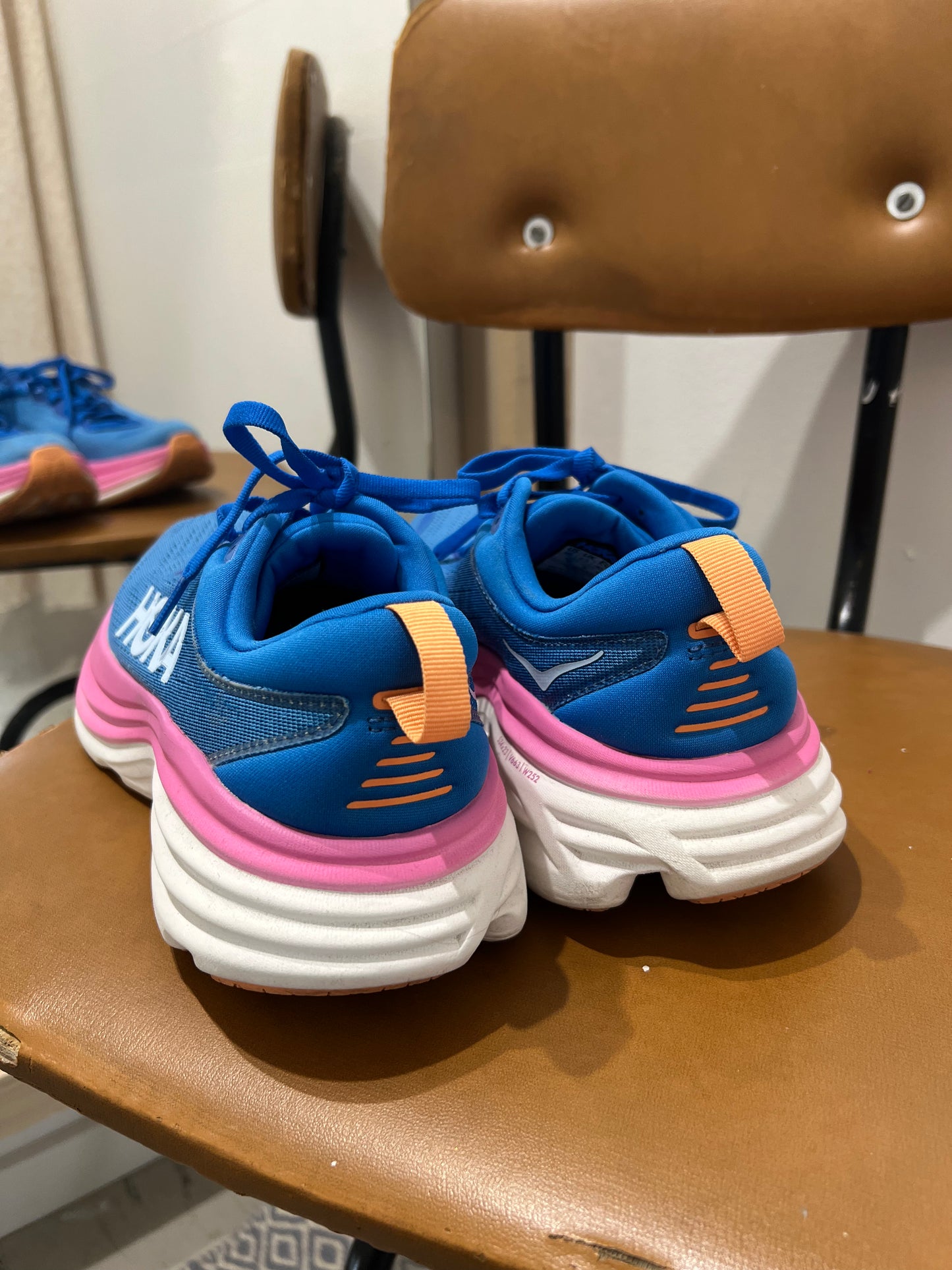 Lenkkarit HOKA BONDI 8 (40)