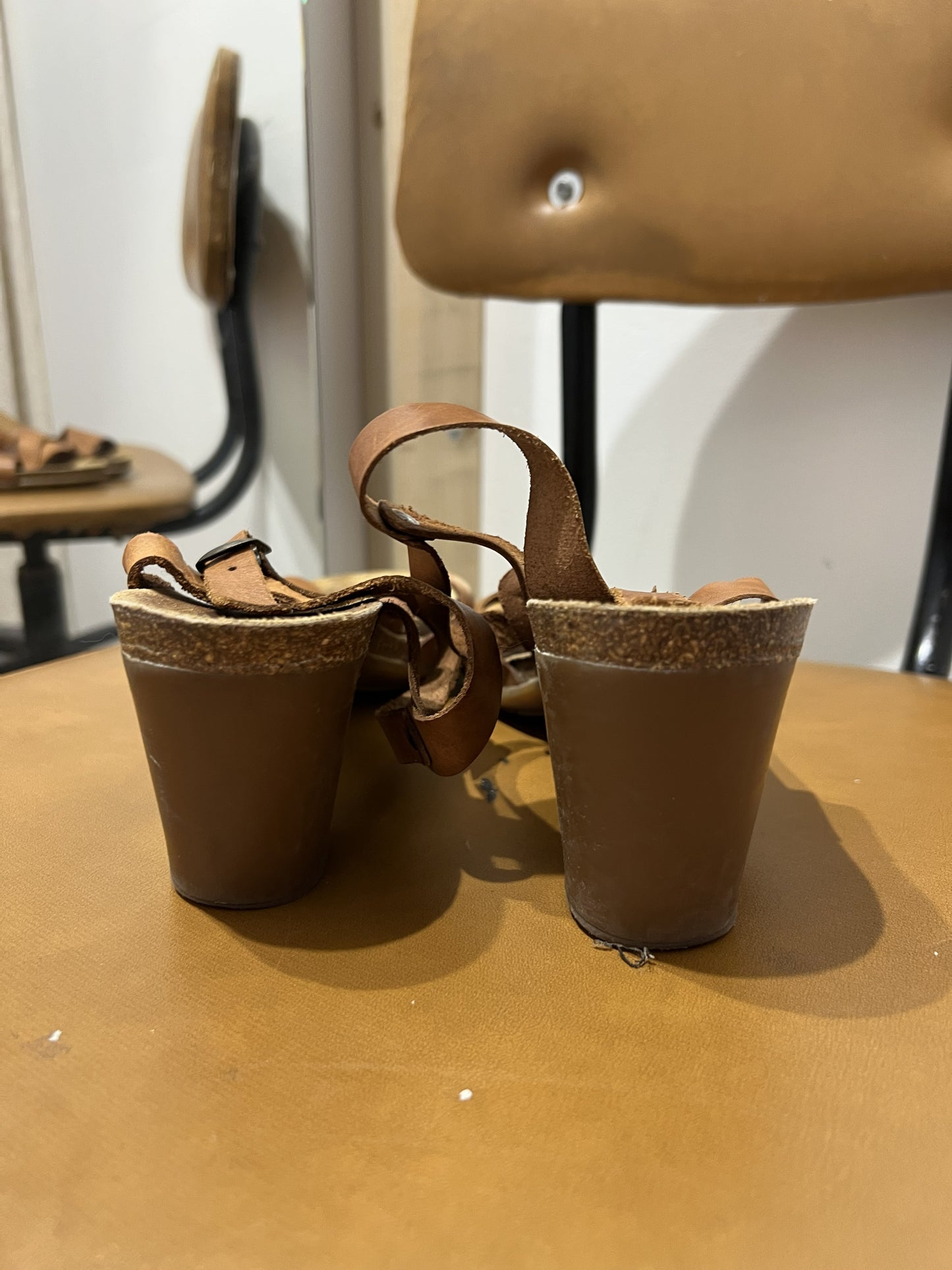Nahkasandaalit koko 40