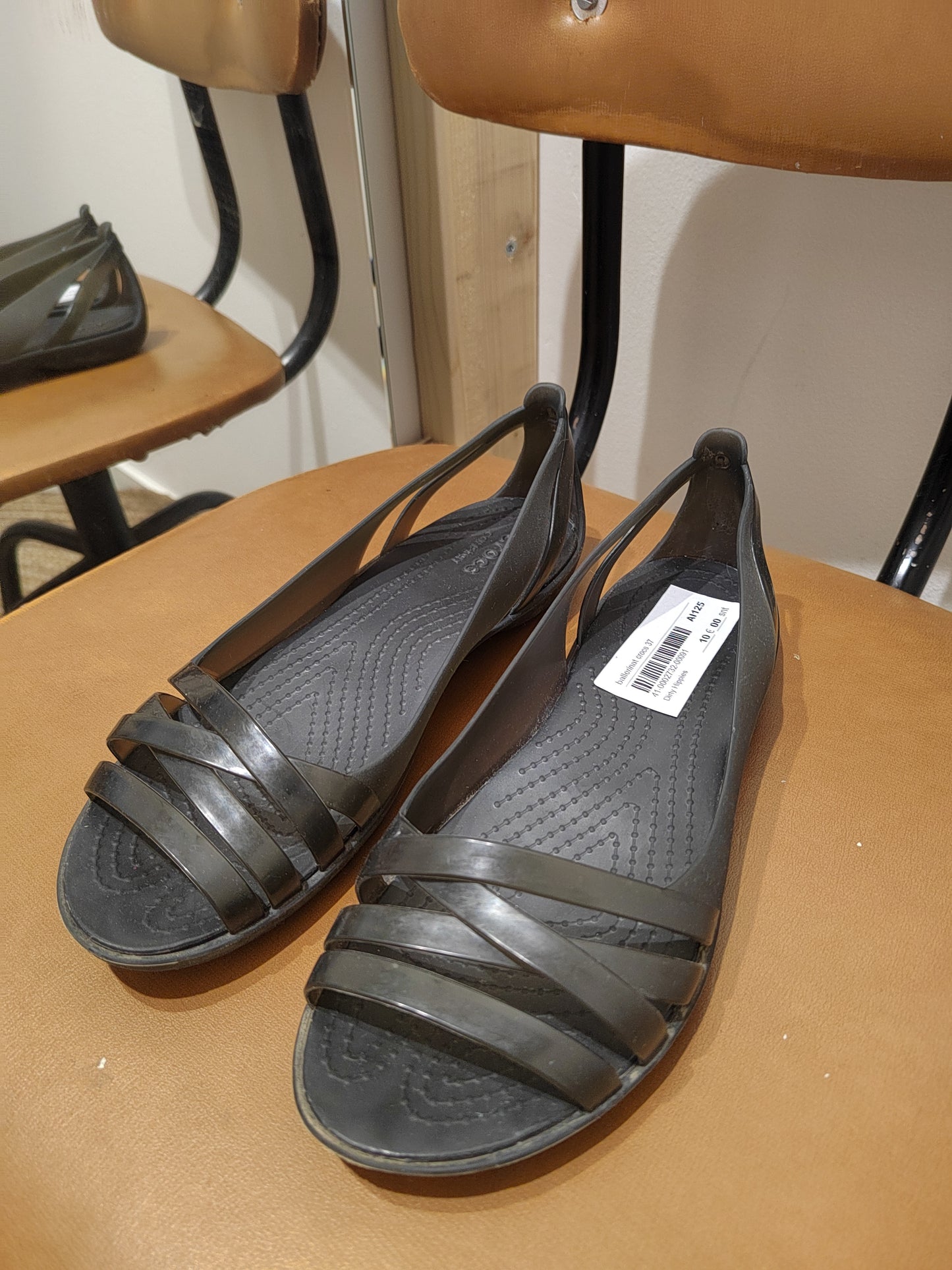 Crocs sandaalit 37