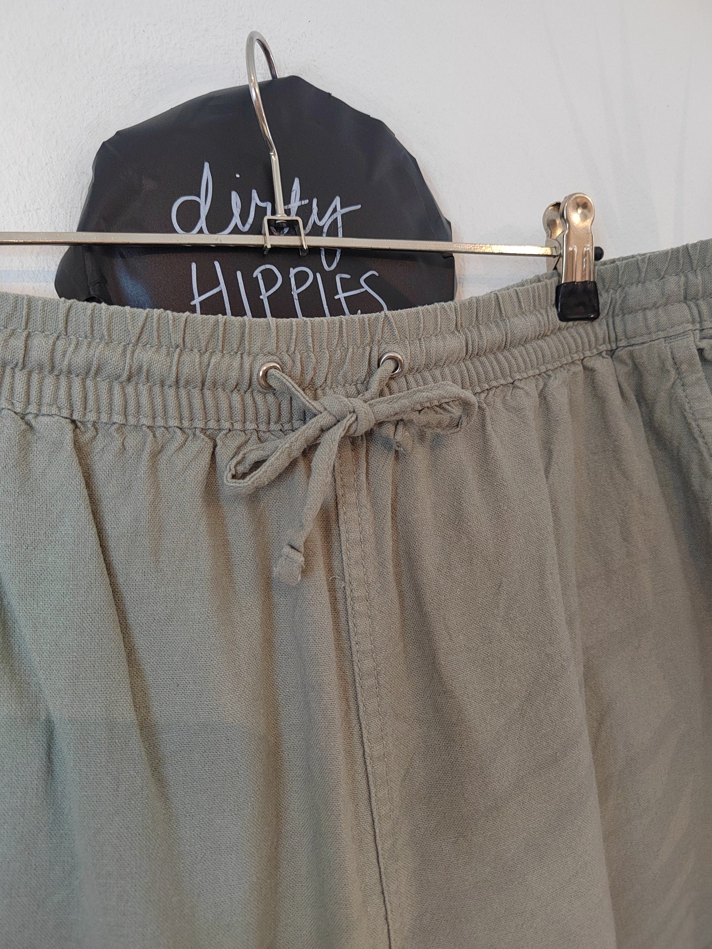 H&M pellavashortsit M