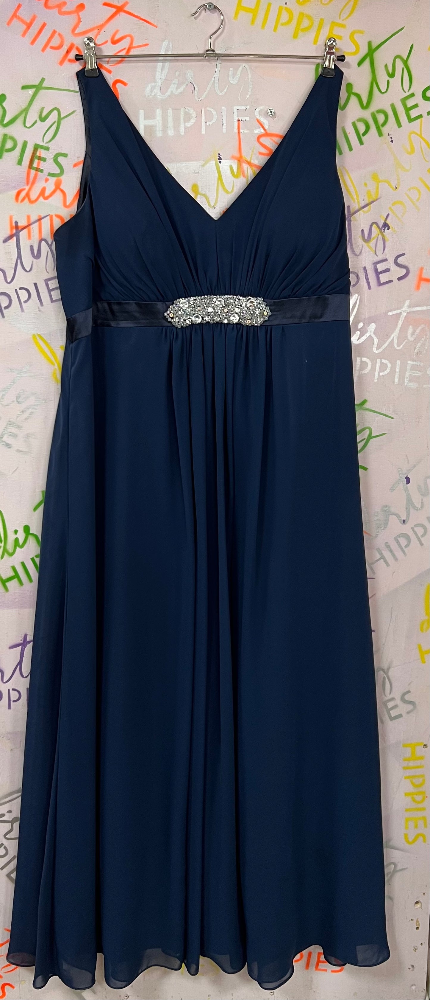 Pantyline juhlamekko XXXL