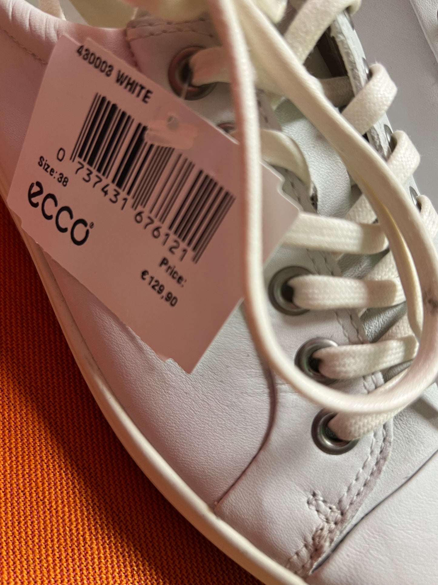 Uudet ECCO nahkatennarit 39