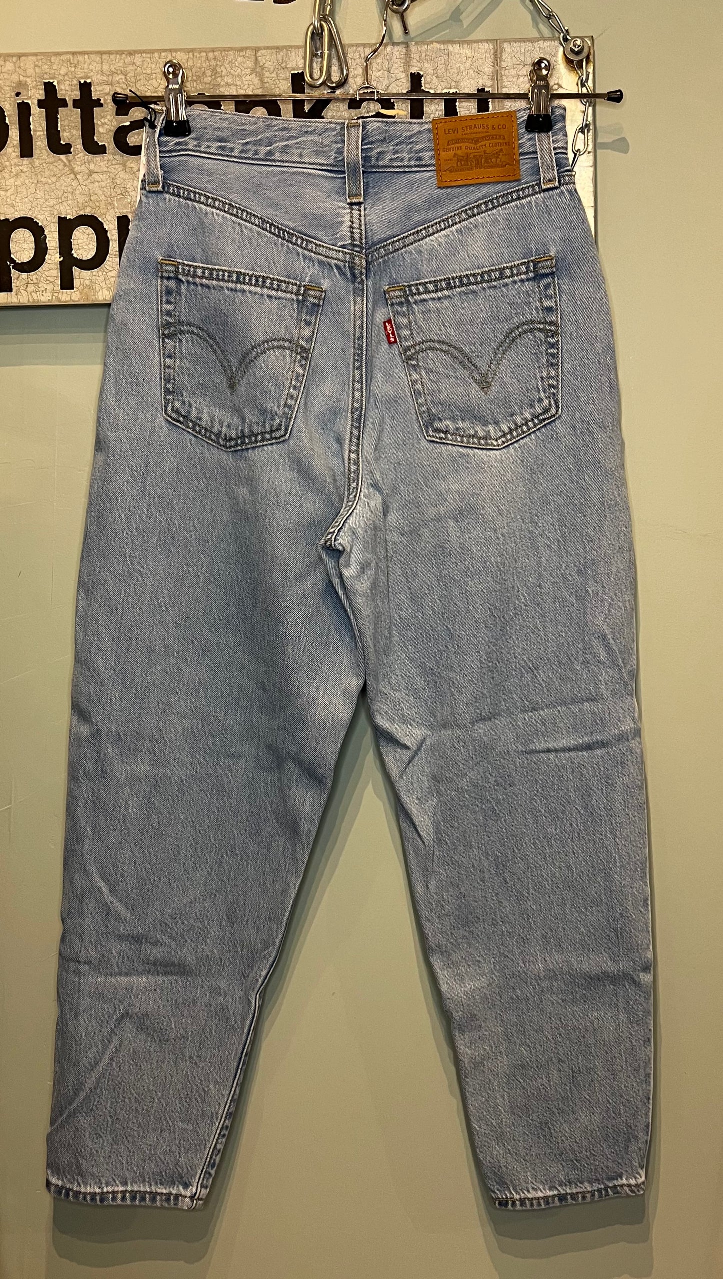 Farkut LEVI’S high loose taper ”25