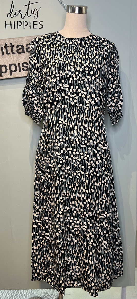 Uusi mekko MARIMEKKO tuulahdus  (40)