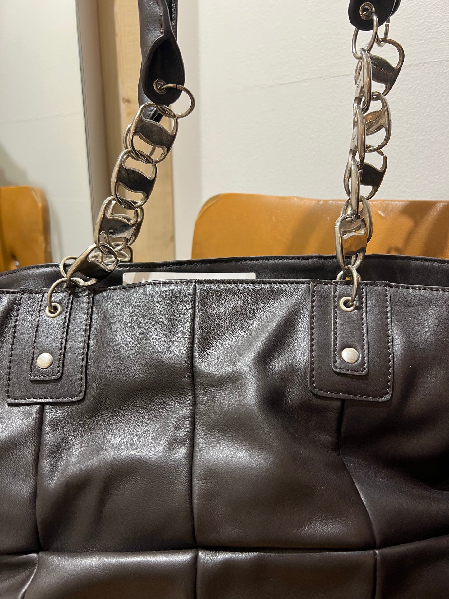 Nahkalaukku salvatore ferragamo