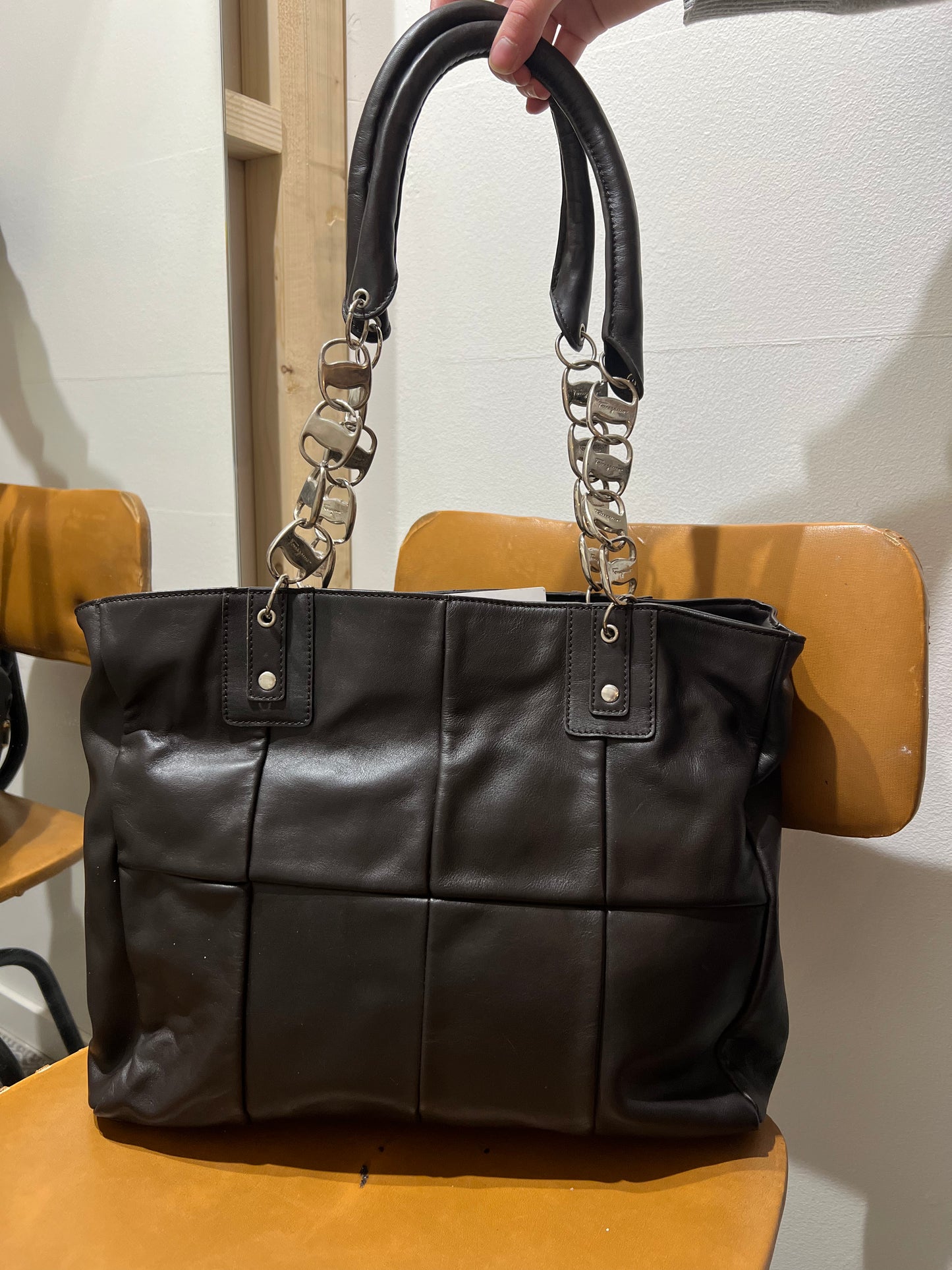 Nahkalaukku salvatore ferragamo