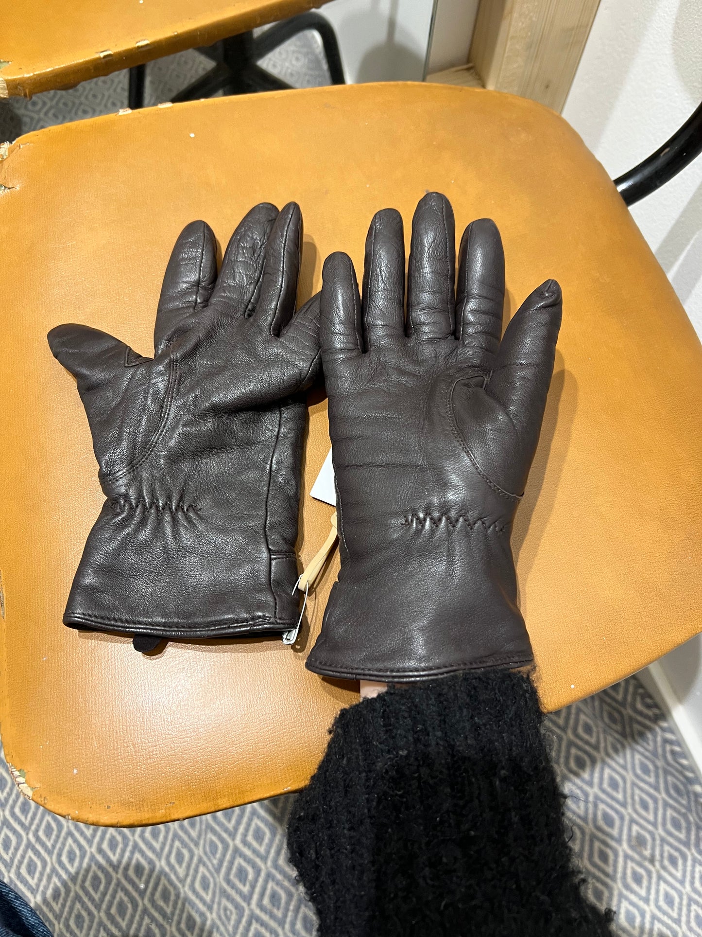 Nahkahanskat Mutka 7,5