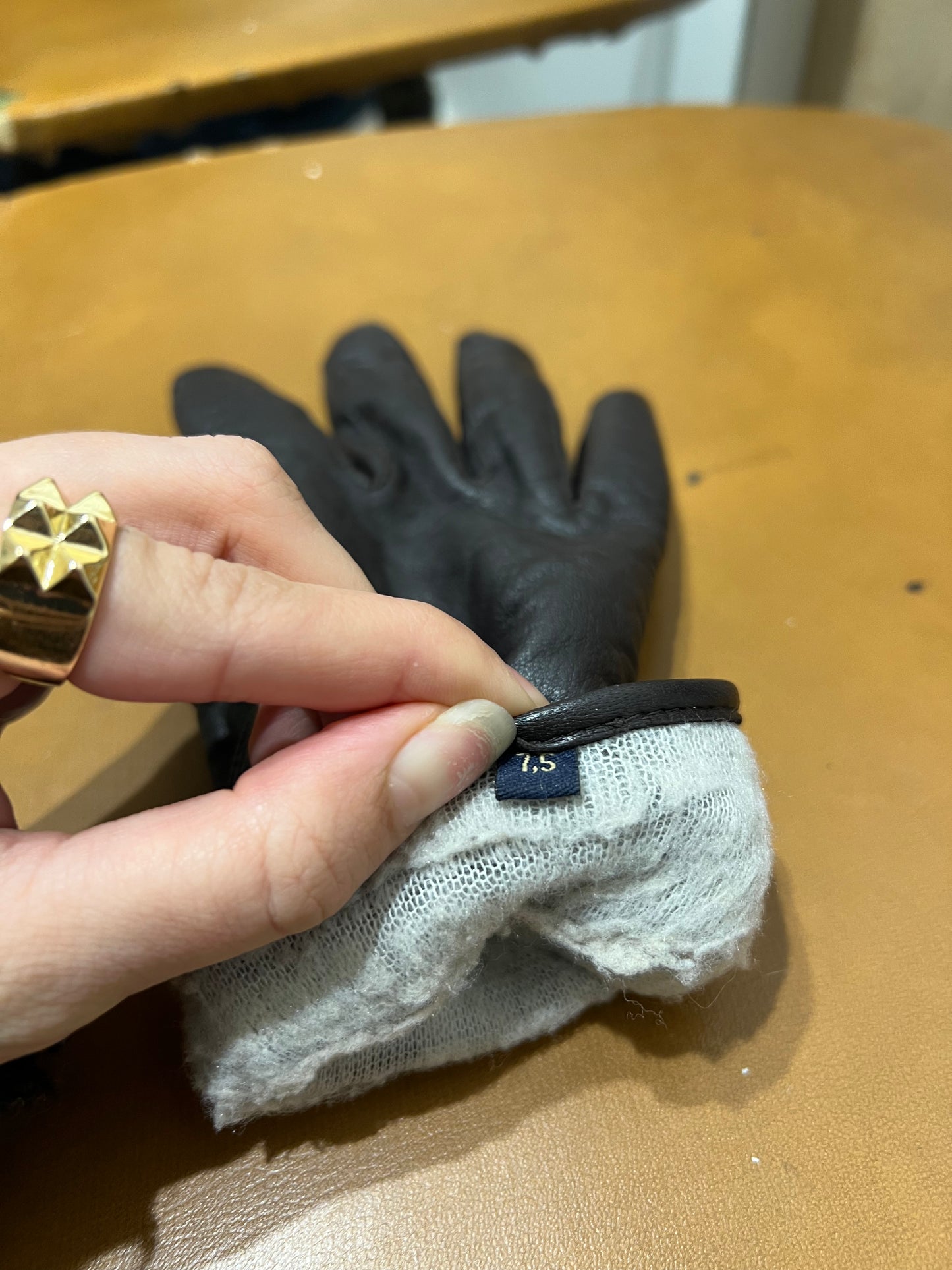 Nahkahanskat Mutka 7,5