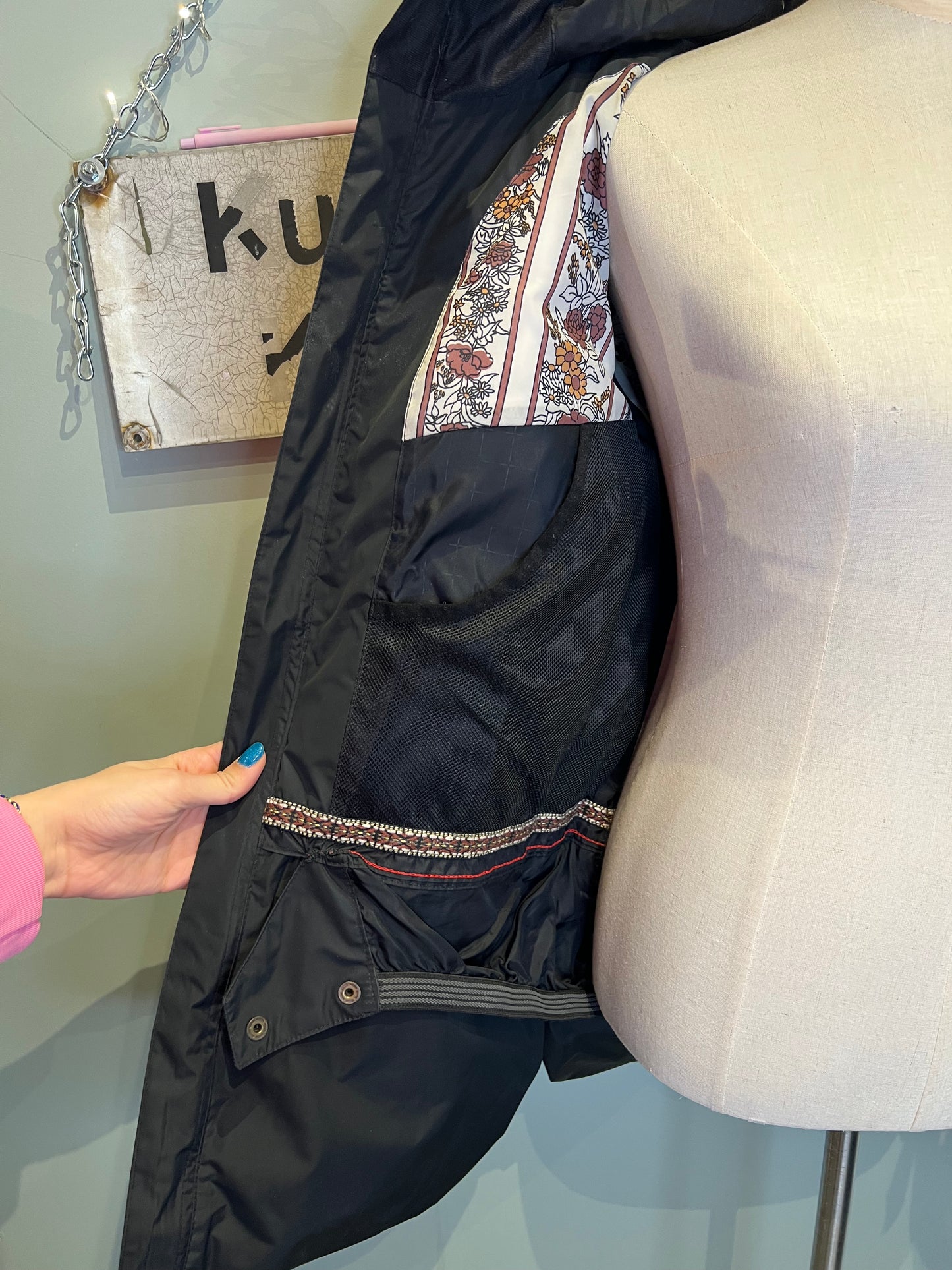 Untuvatakki Burton S