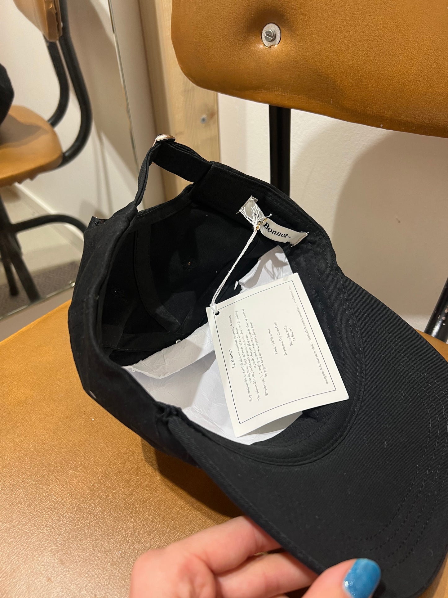 Uusi lippis Le bonnet