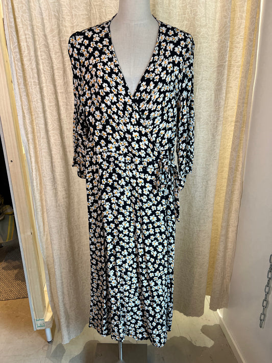 Kietaisumekko XL indiska