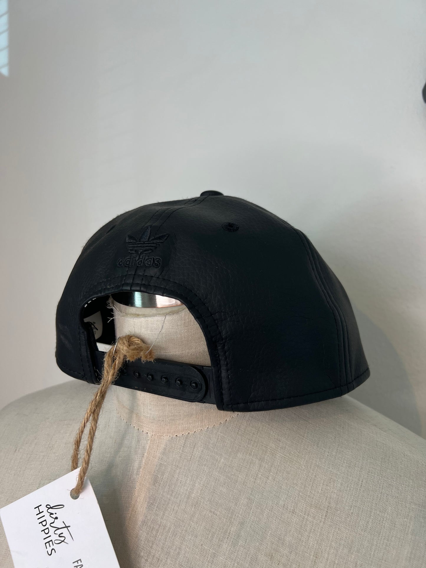 Adidas Keinonahkalippis