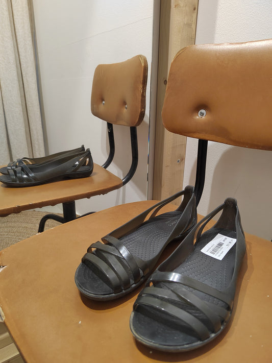 Crocs sandaalit 37